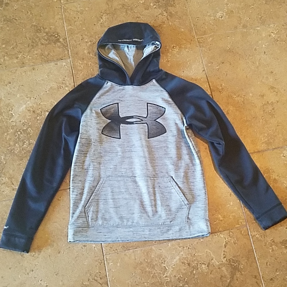 Boys Under Armour sweatshirt